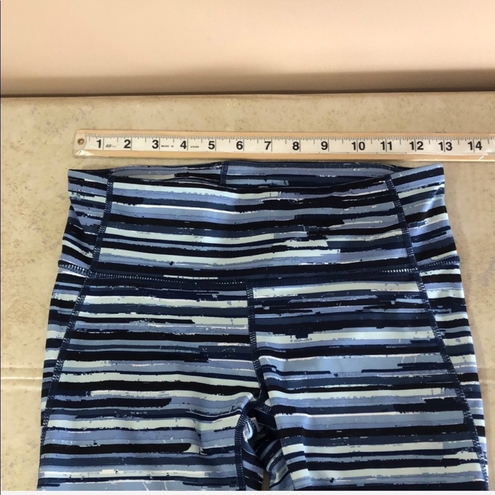 Gap Fit GFast Capris/Crop Strip Leggings Extra Small - Picture 3 of 9